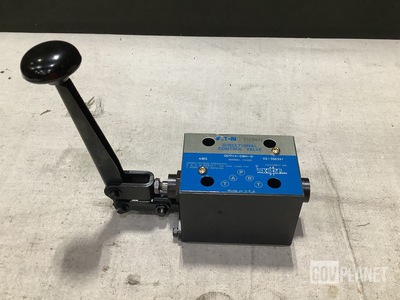 (13) Eaton DG17V4-016N-10 Directional Control Valves