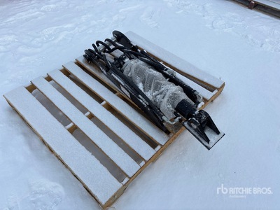 2025 GIYI GY-XJ5T 36 in Hydraulic Kciuk koparki - Fits 3 - 5 ton (Unused)