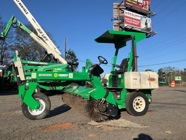 2018 Lay-Mor SM300 Self-Propelled Broom 2018 Lay-Mor SM300 Self-Propelled Broom