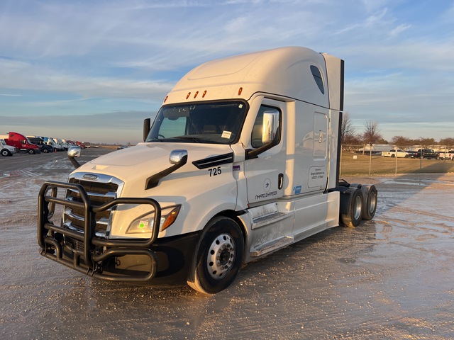 2021 Freightliner Cascadia 126 6x4 T/A Sleeper Truck Tractor