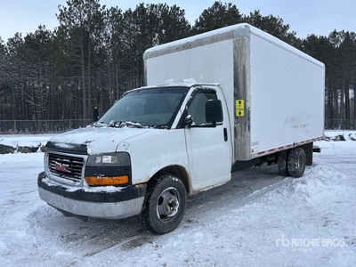 2010 GMC Savana G3500 4x2 Van Truck