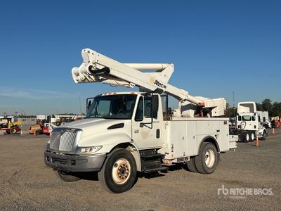 Altec TA45M 45 ft on 2007 International 4300 4x2 Cable Placer Camion de cubo