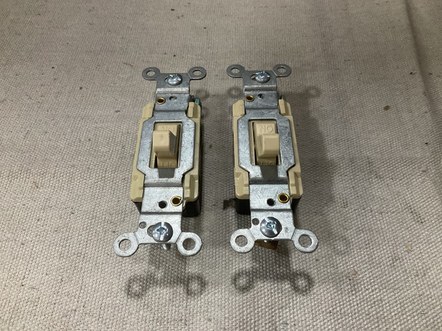 (14) Eagle Centroamericana 1245 Double Pole Switches