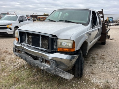 1999 Ford F-450 4x2 Crew Cab Platte vrachtwagen (Inoperable)