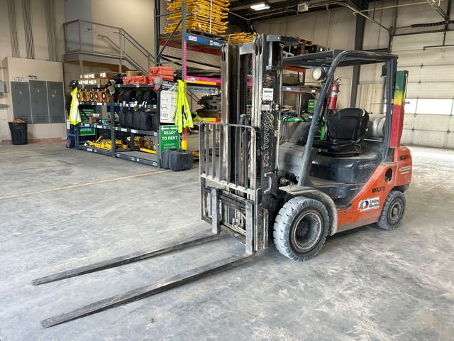 2013 Toyota 8FGU25 4800 lb Cushion Tire Forklift