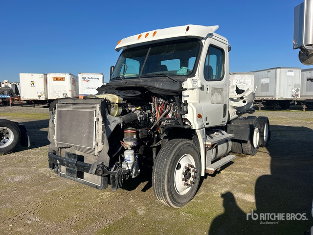 2012 Freightliner Cascadia 125 6x4 T/A Day Cab Truck Tractor