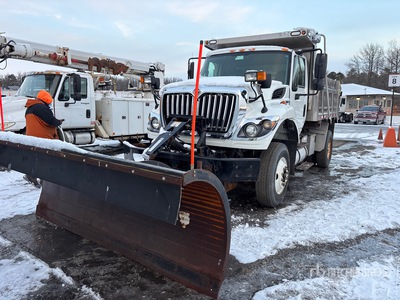 2011 International 7400 4x4 Schneepflug-Lastzug