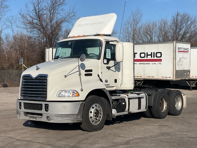 2015 Mack CXU613 6x4 T/A Day Cab Truck Tractor 2015 Mack CXU613 6x4 T/A Day Cab Truck Tractor