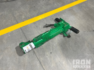 2021 APT M160 Pneumatic Sloopbreker