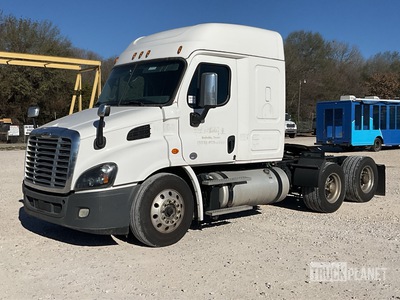 2019 Freightliner Cascadia 113 6x4 T/A Sleeper Truck Tractor
