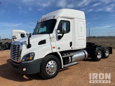 2019 Freightliner Cascadia 113 6x4 T/A Sleeper Truck Tractor