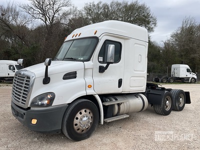 2018 Freightliner Cascadia 132 6x4 6x4 Sleeper Prime Mover