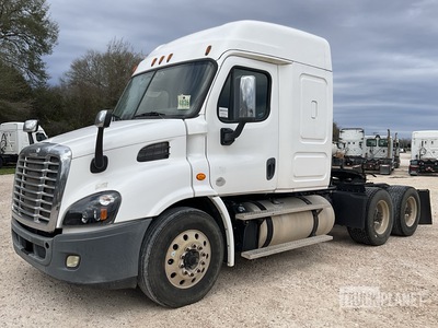 2016 Freightliner Cascadia 132 6x4 6x4 Sleeper Prime Mover