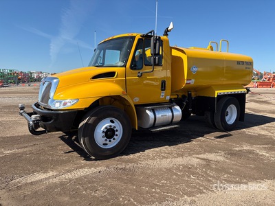 2018 International 4300 2000 gal 4x2 Water Truck