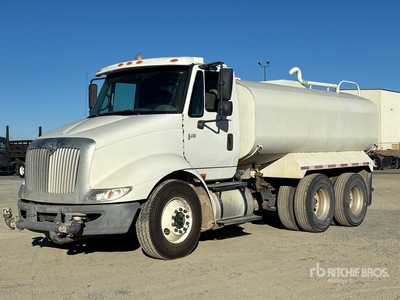 2004 International 8600 4000 gal 6x4 Camion à eau