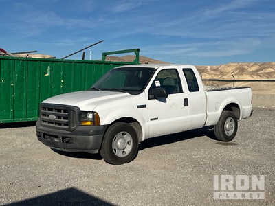 2006 Ford F-250 XL 4x2 Extended Cab Pickup