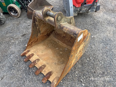 Wacker Neuson 34 in Digging Excavator Bucket