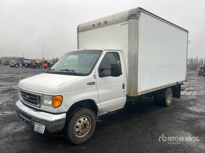 2005 Ford E-350 4x2 バントラック
