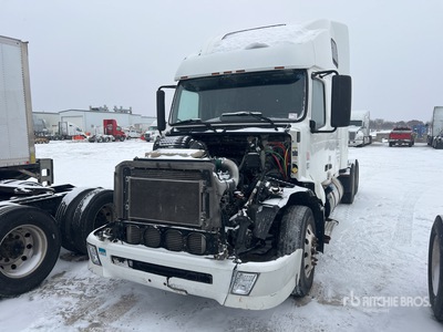 2012 Volvo VNL670 6x4 Cabina con cuccetta per trattore stradale (Inoperable)