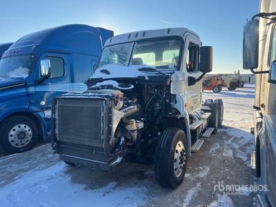 2018 Freightliner Cascadia 125 6x4 FLOOD** **REBUILT TITLE** T/A Day Cab Truck Tractor (Inoperable)