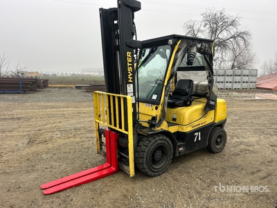 2022 Hyster H60XT 5750 lb Pneumatic Tire Forklift