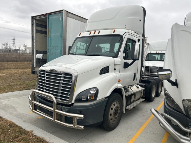 2017 Freightliner Cascadia 6x4 T/A Day Cab Truck Tractor