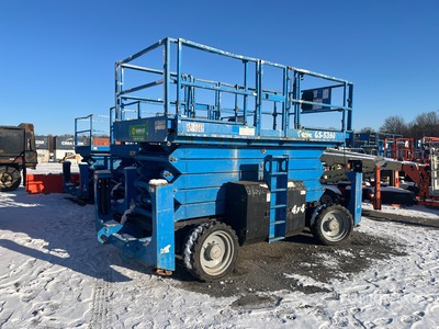 2015 Genie GS-5390 4x4 Diesel Scissor Lift