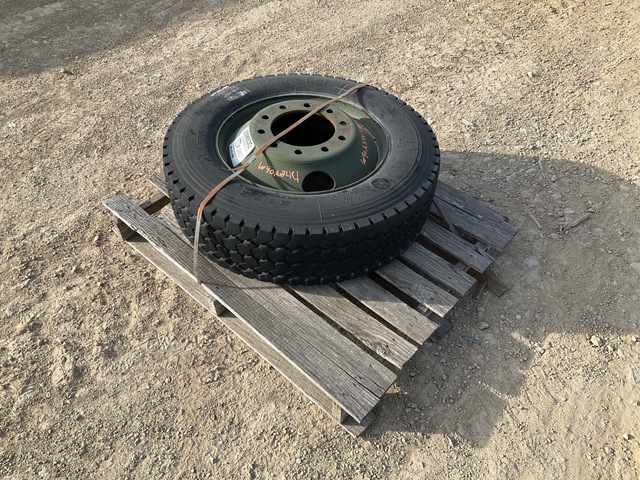 Michelin 275/70R22.5 Tire w/Wheel