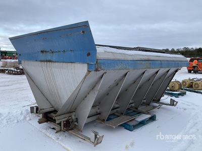 2010 Swenson Evolution 108 V-Style Zoutstrooier - Fits Truck