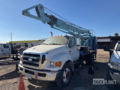 smeal mfg 12TS on 2008 Ford F-650 4x2 Brunnenbohrgerät