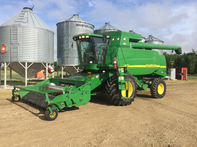 2003 John Deere 9650 Combine