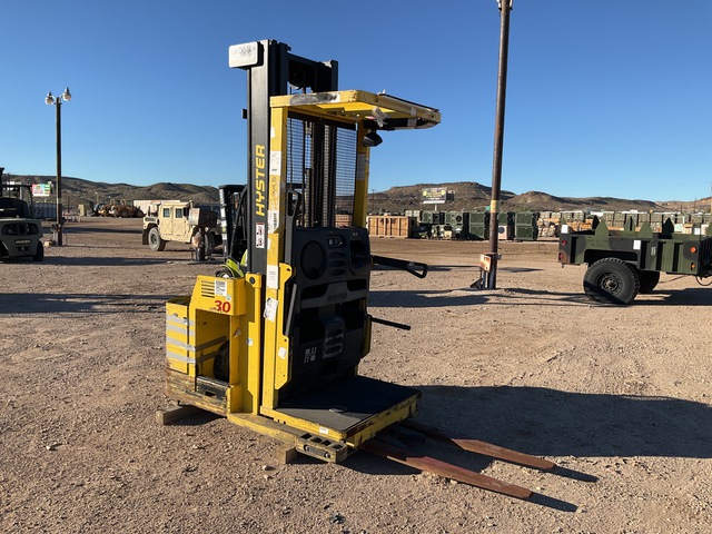 Hyster R30XMS2 Order Picker