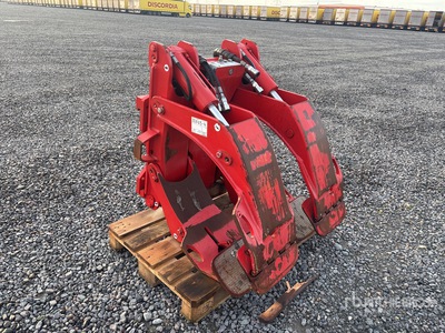 2019 Bolzoni AR30RJ13 Bale Clamps