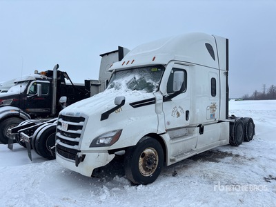 2021 Freightliner Cascadia 126 6x4 تراكتور شاحنة كابينة النوم (ثنائية المحور)