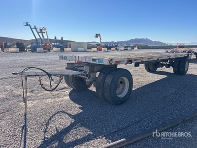 1982 Utility FF2CS 26 ft T/A Turntable Flatbed Trailer
