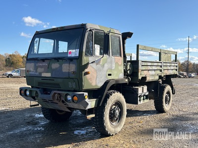 2001 Stewart & Stevenson M1078A1 LMTV 4x4 Cargo Truck