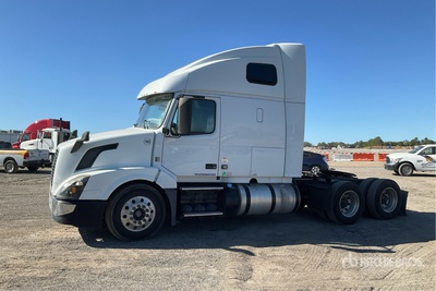2014 Volvo VNL 6x4 Cabeza Tractora Cabina Dormitorio
