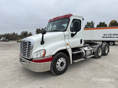 2016 Freightliner Cascadia 125 6x4 Day Cab Truck Tractor