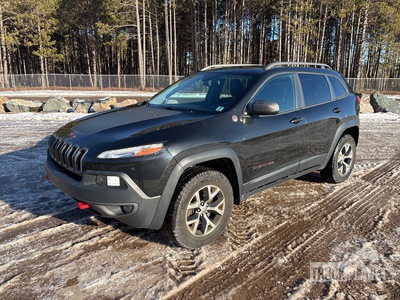 2016 Jeep Cherokee Trail Hawk 4x4 سيارة رياضية متعددة الاستخدامات