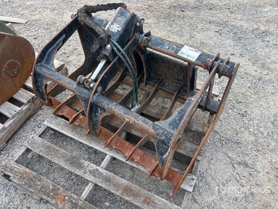 2007 Ditch Witch 42 in Mini Skid Steer Grapple