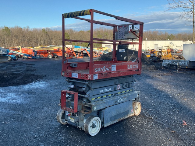 2015 Skyjack SJIII-3219 Electric Scissor Lift