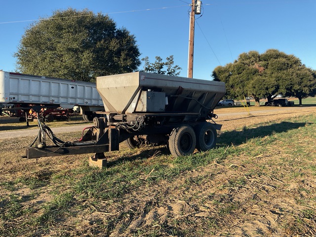 Fontaine LF2420 Fertilizer Spreader (Inoperable)
