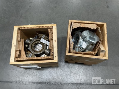 (2) 5591046 Vehicular Universal Joints