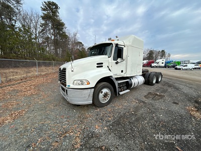 2014 Mack CXU613 Pinnacle 6x4 Tracteur Routier Couchette (Inoperable)