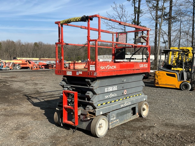 2015 Skyjack SJIII 4632 Electric Scissor Lift