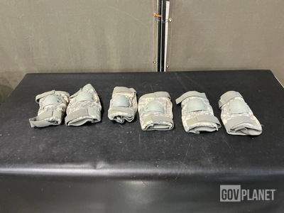 (551) Pairs of Elbow Pads