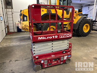 2018 MEC Micro-19 Electric Scissor Lift
