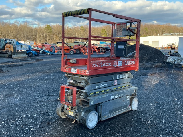 Skyjack SJIII-3219 Electric Scissor Lift