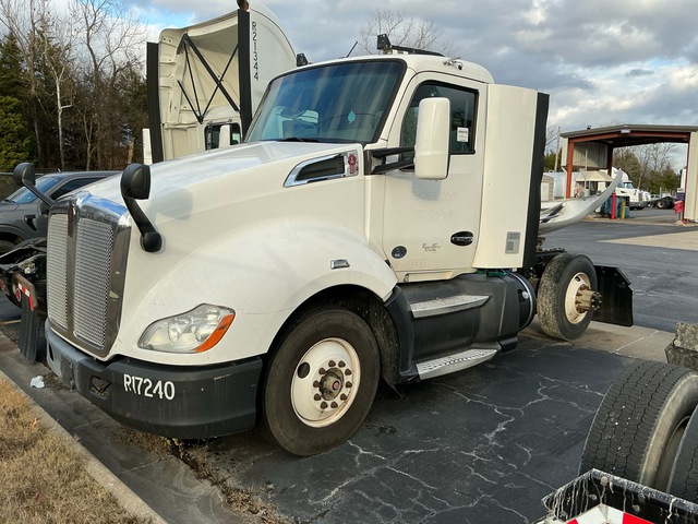 2016 Kenworth T680 4x2 S/A Day Cab Truck Tractor (Inoperable)