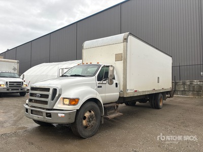 2004 Ford F-650 4x2 Van Truck